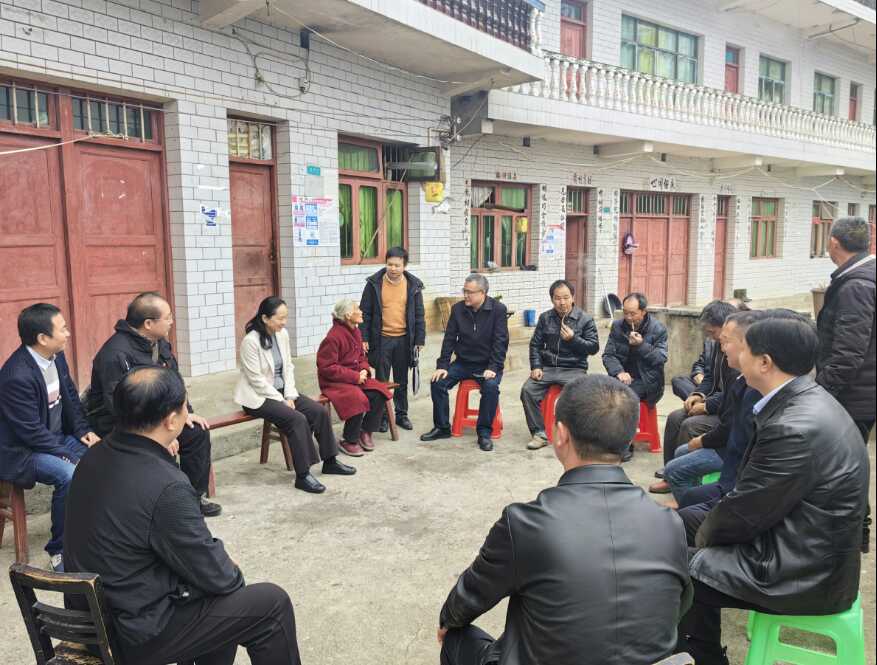 心系群众深情厚意暖民心——省统计局党组书记王文忠一行赴织金县熊家场镇调研乡村振兴工作开展“双联双促”活动59.png